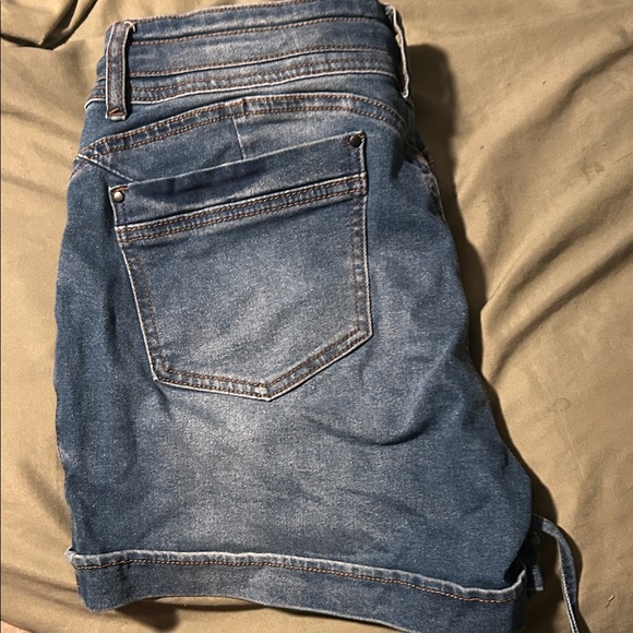 FLAMINGO 🦩 Denim Shorts in Faded Blue - Picture 2 of 4